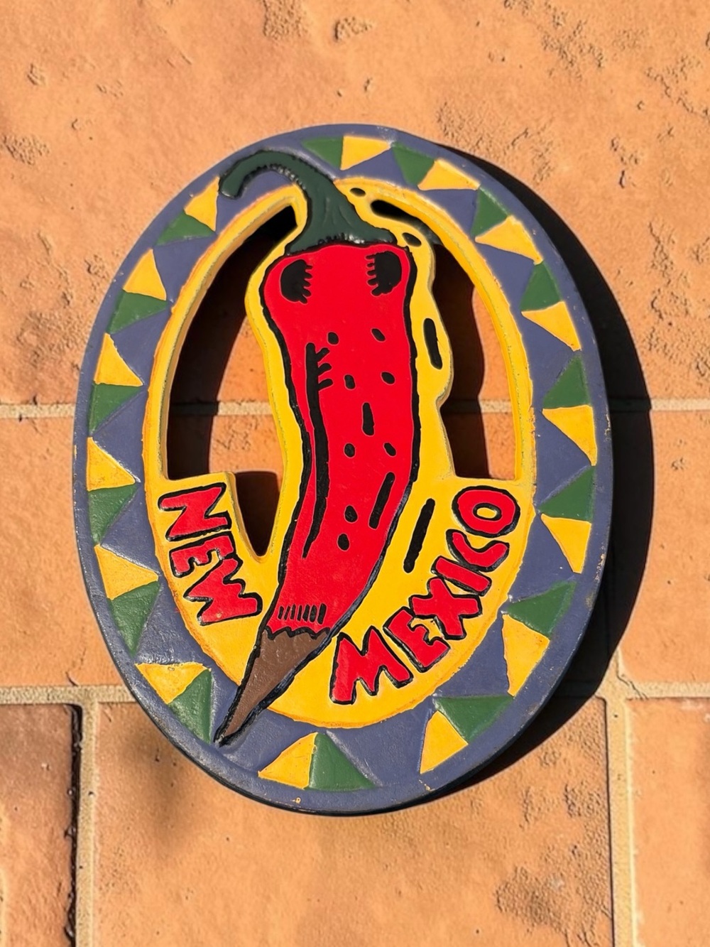 VINTAGE NEW MEXICO RED CHILE PEPPER CAST IRON TRIVET – HAND-PAINTED SOUTHWESTERN